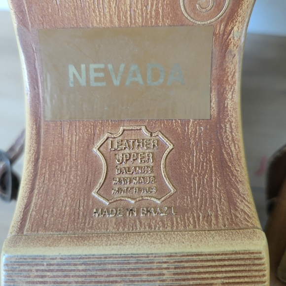 Vintage Square Toe Wood-look Donut Hole Wedge Sandal - Picture 7 of 8